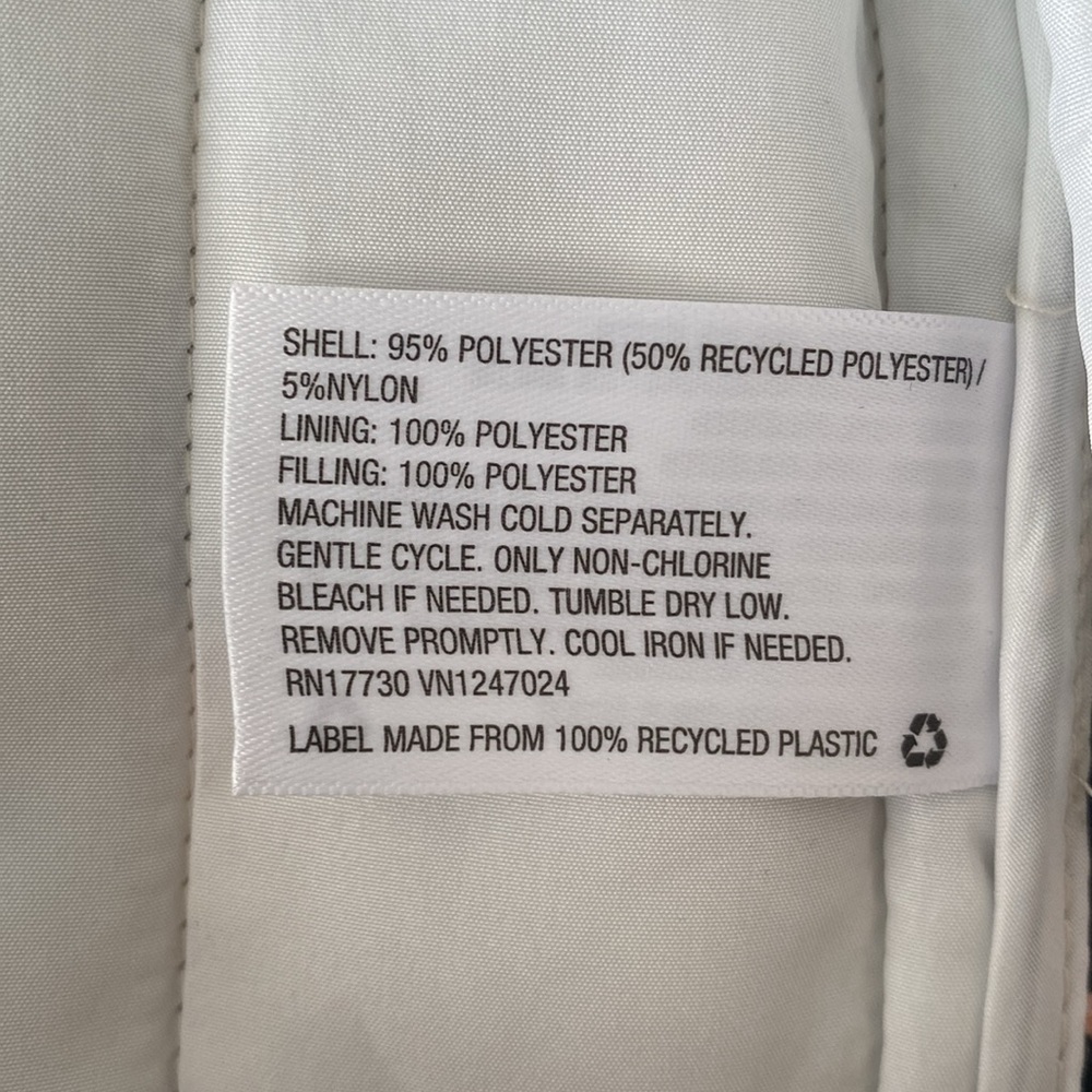 Quilted Jacket - NWT - Picture 5 of 7